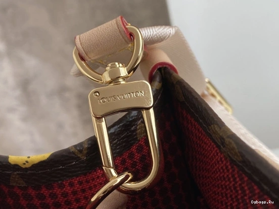 YK ONTHEGO VUITTON PM X LOUIS 0112
